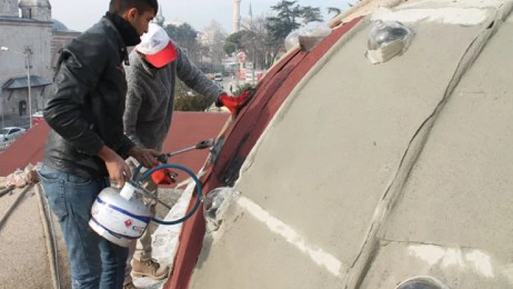 Tarihi anıta izinsiz yalıtım