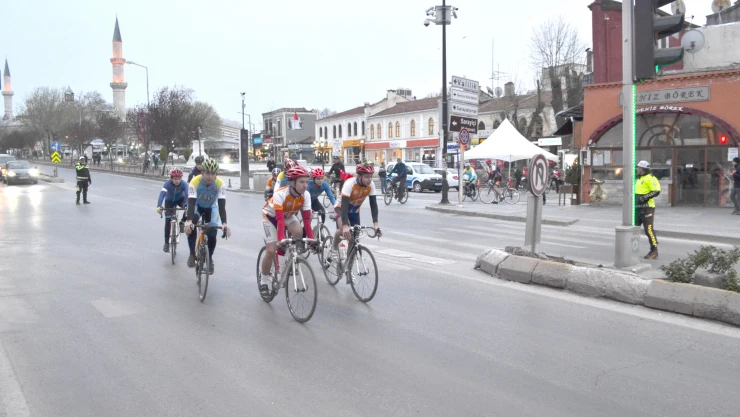 Şehitler için pedala bastılar