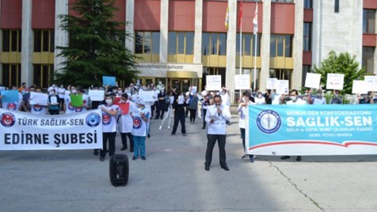 Sağlık çalışanlarından eşzamanlı tepki