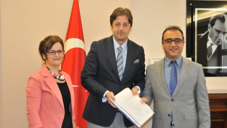 Pınar ve ekibi mazbata aldı