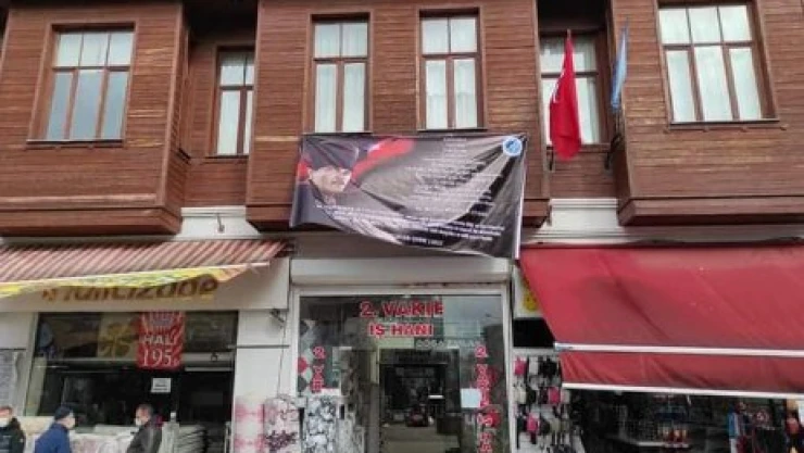Afişli andımız tepkisi