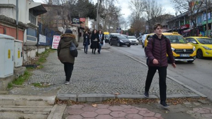 Yeni yola yeni engel