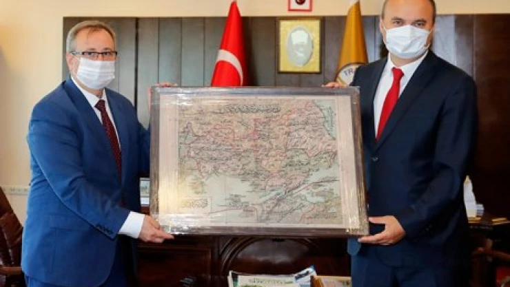 Validen, Rektöre hayırlı olsun ziyareti