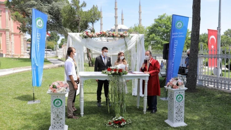 Selimiye manzaralı nikah 