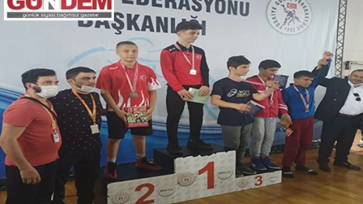 Lüleburgazlı güreşçi Efe Yılmaz milli takıma seçildi