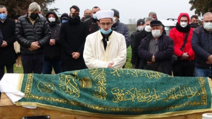 Cem Adrian'dan babasına son görev