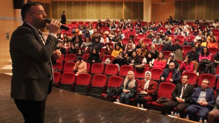 Uluslararası öğrencilere Etkili İletişim eğitimi