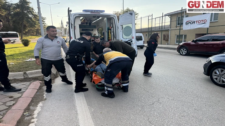 Hafif ticari aracın çarptığı kadın yaralandı