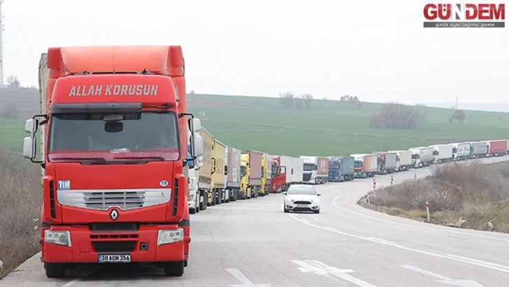 Hamzabeyli'de 17 kilometrelik tır kuyruğu oluştu