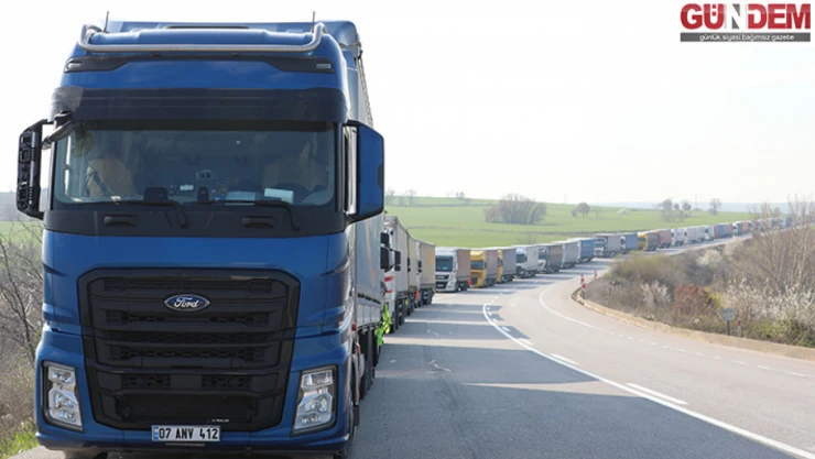 Hamzabeyli'de 21 kilometrelik tır kuyruğu oluştu