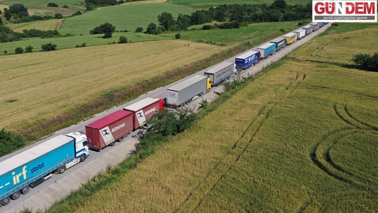 Hamzabeyli'de 26 kilometrelik tır kuyruğu