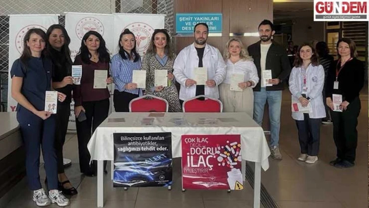 Hastanede akılcı ilaç standı kuruldu