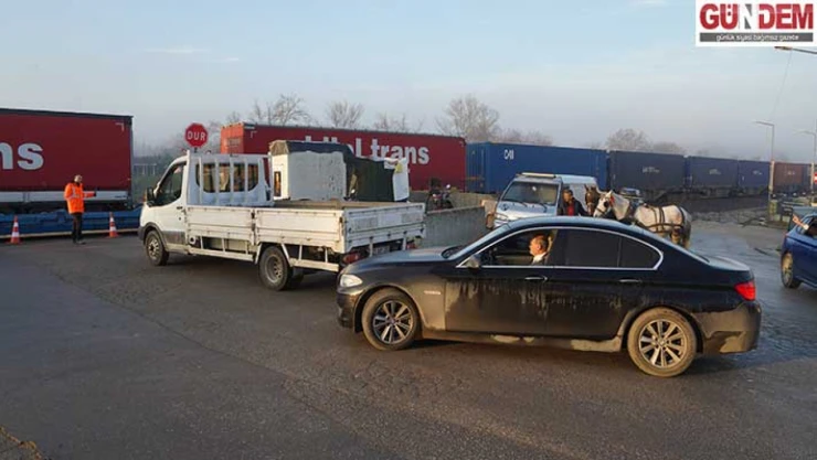 Hemzemin geçitte arızalanan tren trafiğin aksamasına sebep oldu