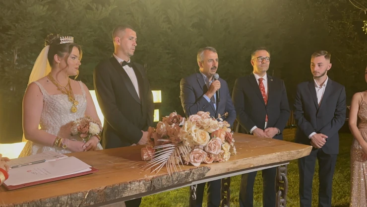 İdil ve Eray dünya evine girdi