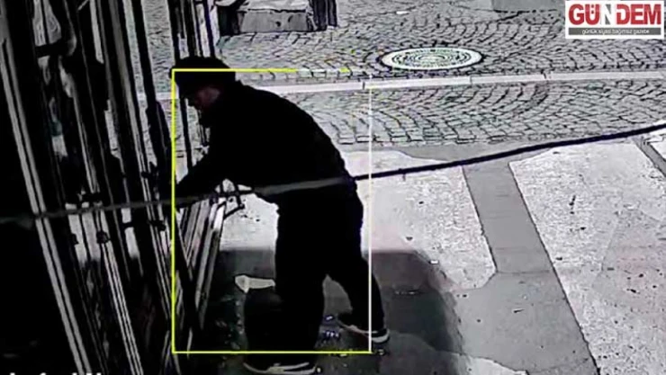 İş yerinden telefon ve tablet hırsızlığı güvenlik kamerasında