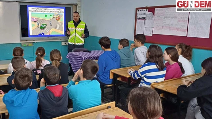 Jandarma ekiplerinden öğrencilere trafik eğitimi