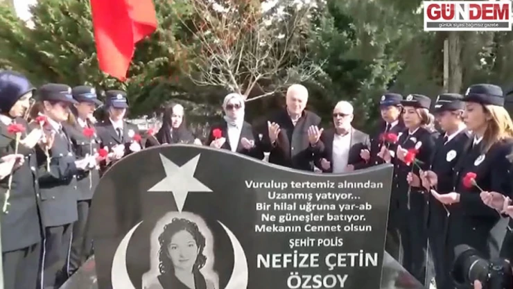 Kadın polislerden şehit polis Özsoy'un kabrine ziyaret