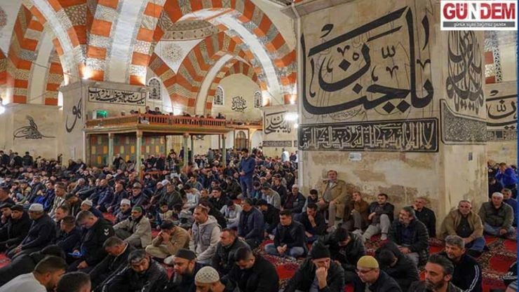 Kadir Gecesi'nde camilerde yoğunluk yaşandı