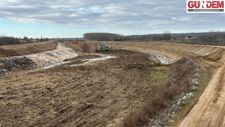 Kanal Edirne'de taşkınlara karşı yatak temizliği yapılıyor