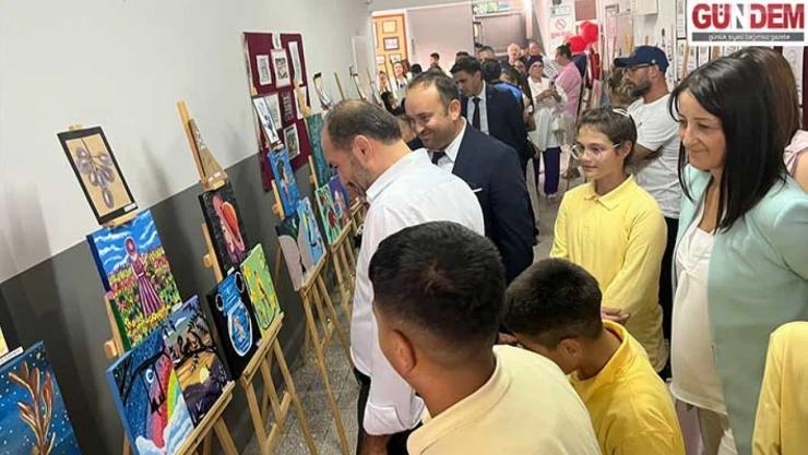 Karaağaç'ta öğrencilerin yaptığı resimler sergilendi