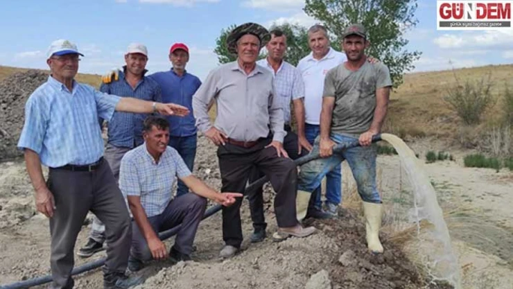 Kuruyan gölette sondajla su çıkarıldı