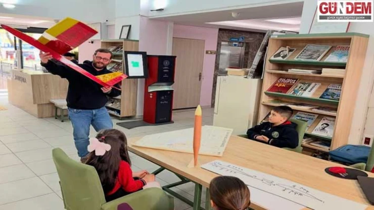 'Model Uçak Yapımı ve Havacılık Atölyesi' etkinliği gerçekleştirildi