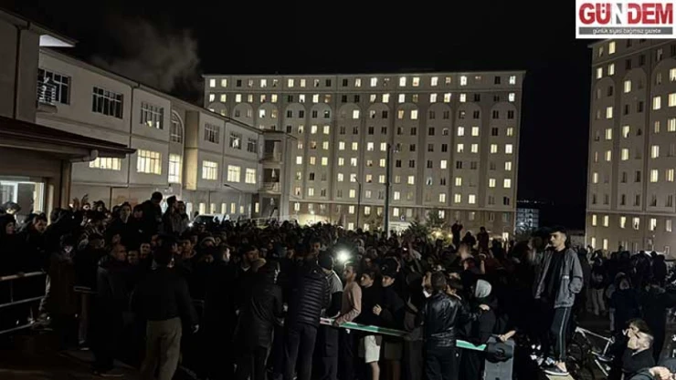 Öğrenci yurdunda 'su kesintisi' protestosu