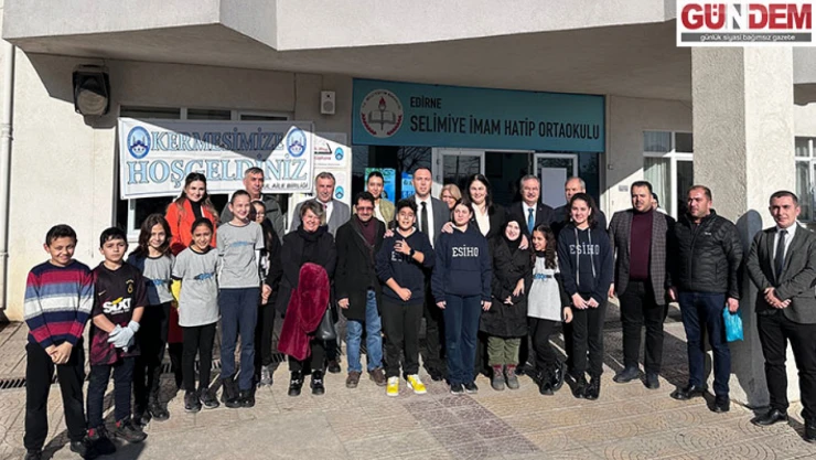 Öğrenciler el emeği ürünleriyle kermes düzenledi 