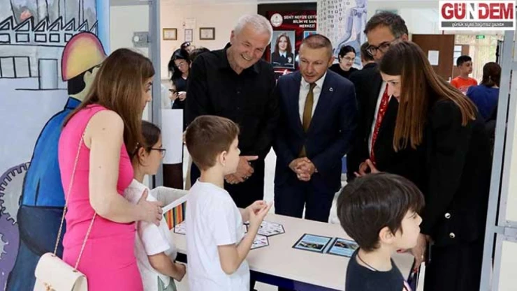 Öğrencilerin yıl boyunca hazırladığı projeler sergilendi