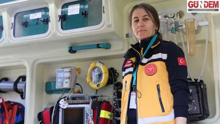 Paramedik Meryem Koç, vakalara en hızlı şekilde müdahale etmek için çalışıyor