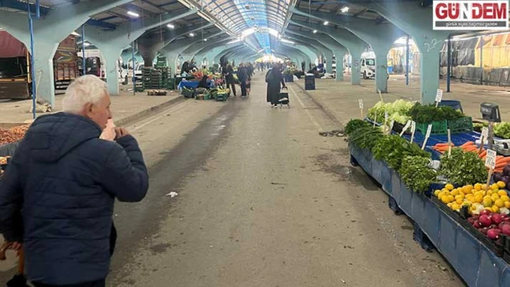 Pazartesi Pazarı soğuk hava nedeniyle boş kaldı