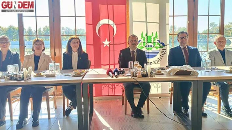 Sezer, 'Devletin vatandaşla ilk teması muhtarlardır'