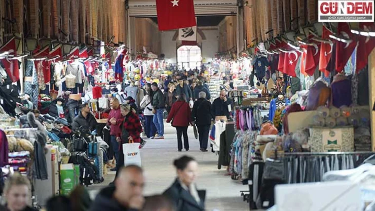 Tarihi çarşılarda bayram telaşı