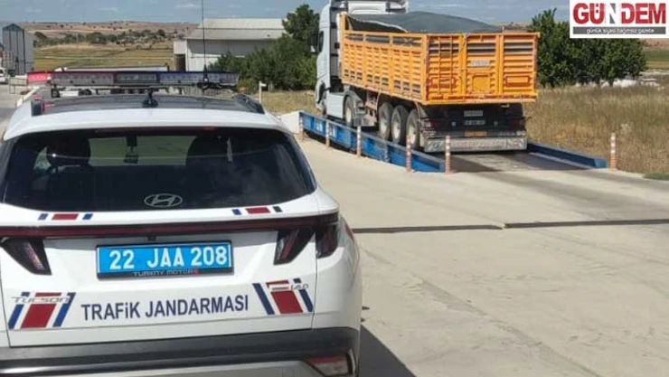 Taşıma sınırını aşan kamyon sürücülerine 50 bin 938 lira ceza
