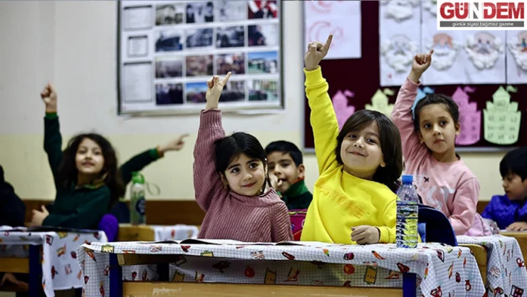 Tatil sona erdi, öğrenciler yeniden ders başı yaptı