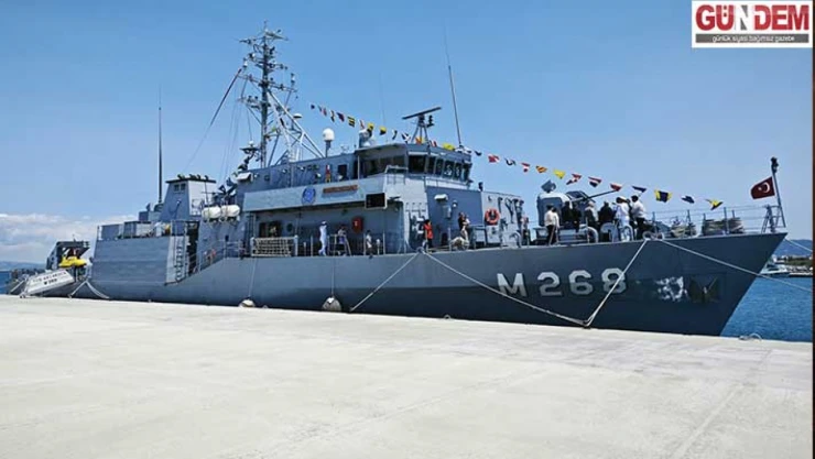 TCG Akçakoca mayın gemisi Enez Limanı'nda ziyarete açıldı