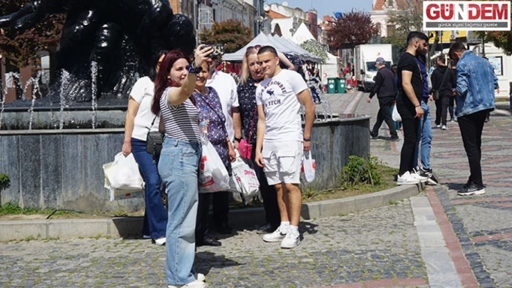 Termometreler 25 dereceyi gösterdi