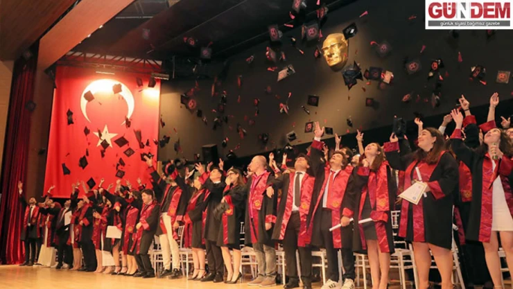 Tıp Fakültesinde mezuniyet töreni düzenlendi