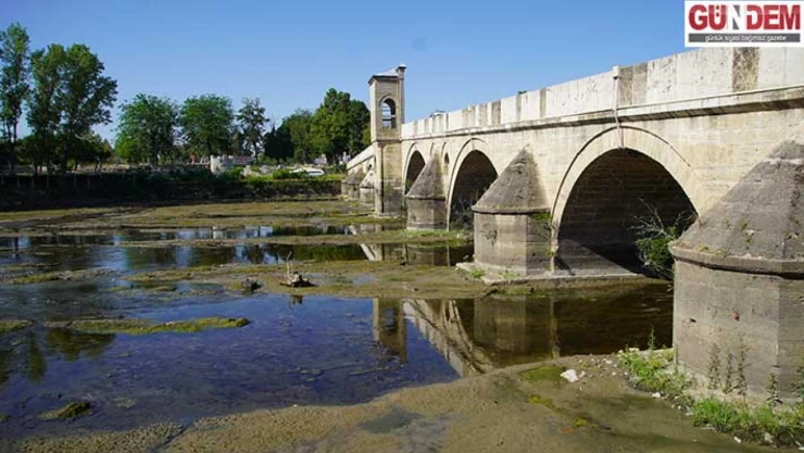 Tunca Nehri Dip Seviyede Akıyor