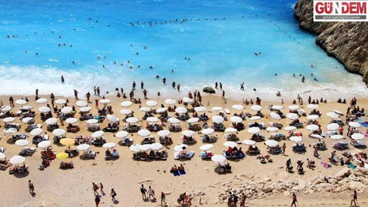 Turizm Bakanı Ersoy verileri açıkladı: 6 ayda rekor turizm geliri