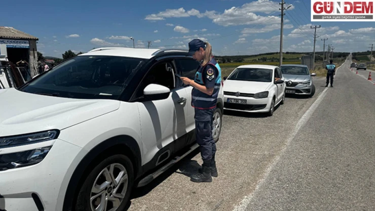 Turizm jandarması, vatandaşları bilgilendirme çalışmalarını sürdürüyor