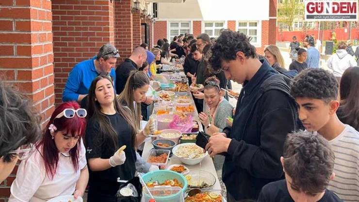 Turizm öğrencileri kermes düzenledi