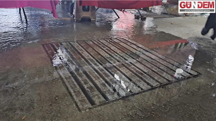Ulus Pazarı'nda rögar taştı