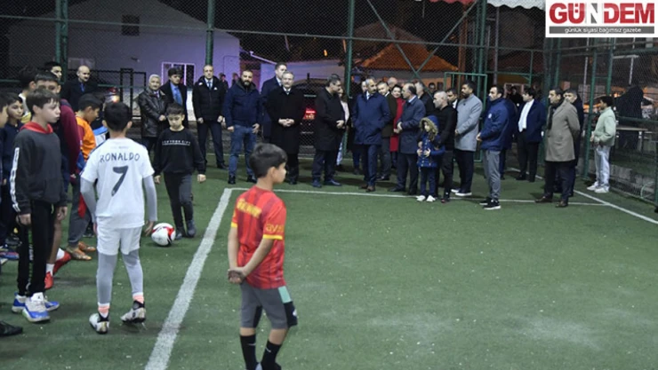 Vali Sezer, Çavuşbey'de antrenman yapan çocukları ziyaret etti