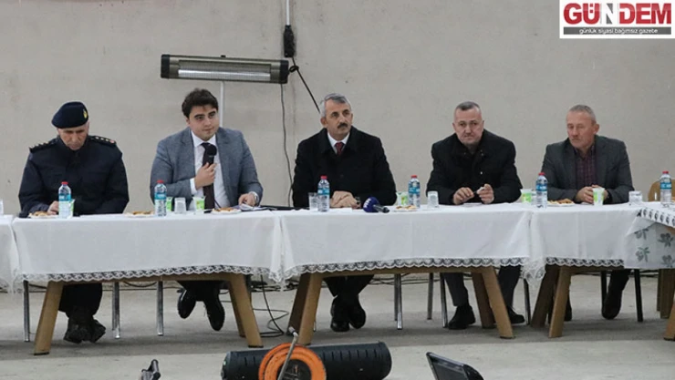 Vali Sezer Kemalköy'de muhtarlarla bir araya geldi