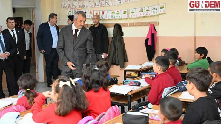 Vali Sezer Keşan'da öğrencilerle bir araya geldi