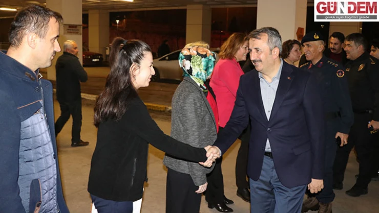 Vali Sezer, yeni yıla görev başında giren personeli ziyaret etti