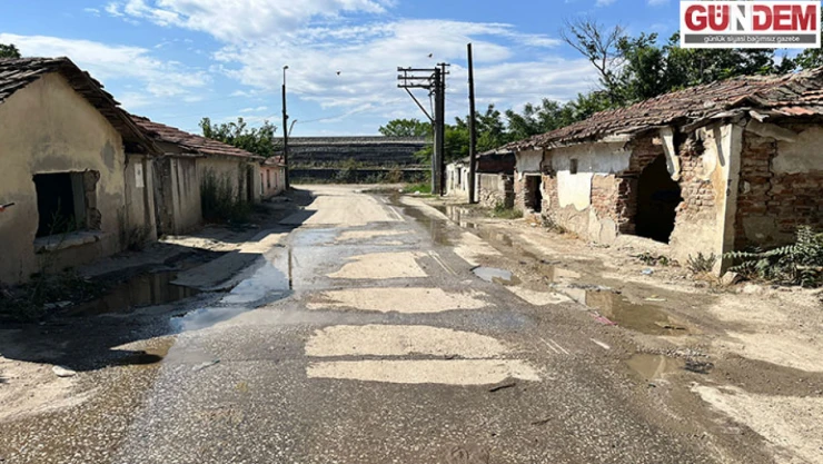 Tonlarca içme suyu 25 gündür boşa akıyor