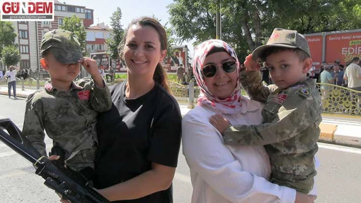 ZAFER BAYRAMI COŞKUYLA KUTLANDI