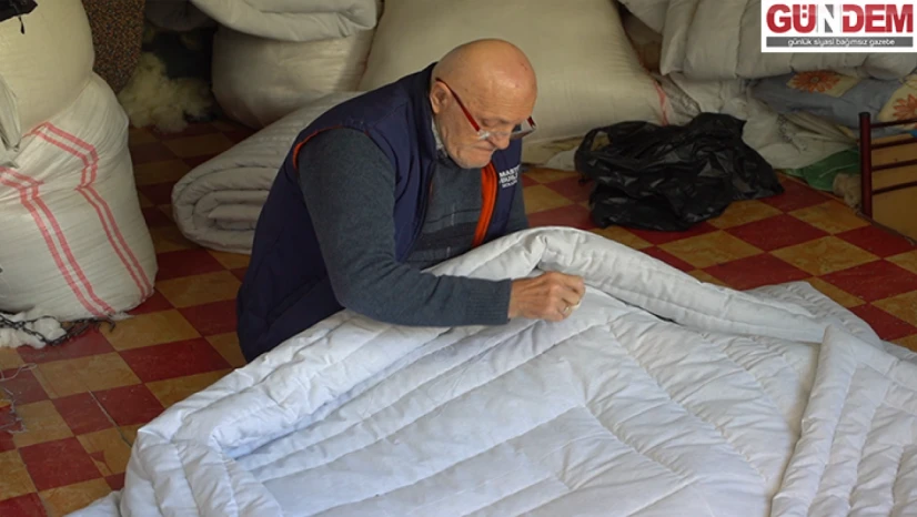 74 yaşındaki Ali Bıyık, geleneksel yorgancılığı Edirne'de ayakta tutuyor